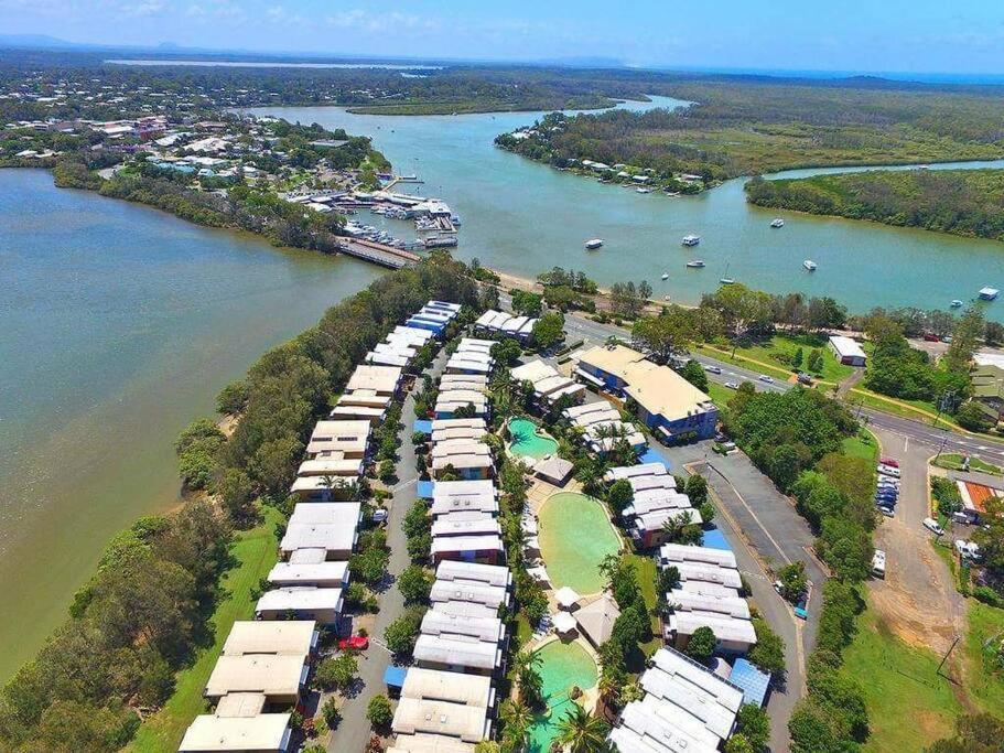 Noosa Riverfront Apartment *